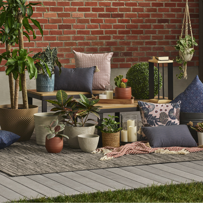 Landon & Co. Hurricane Glass with 3 LED Candles - Black