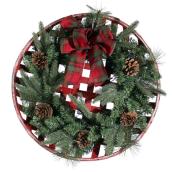 Couronne illuminée dans un panier Holiday Living, DEL, 21 po, plastique/pommes de pin, rouge/vert