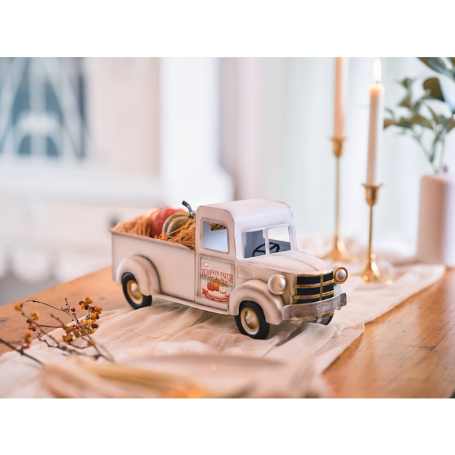 Holiday Living 6.7-in Halloween Retro Truck Decoration with Pumpkins