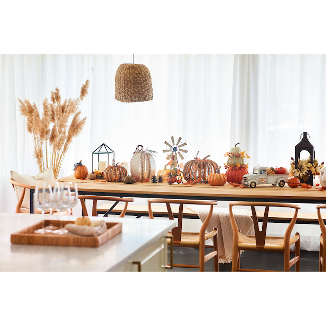 Holiday Living 6.7-in Halloween Retro Truck Decoration with Pumpkins