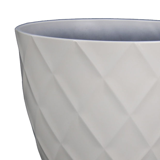 Landon & Co. 15.3-in White Resin Indoor/Outdoor Flower Planter