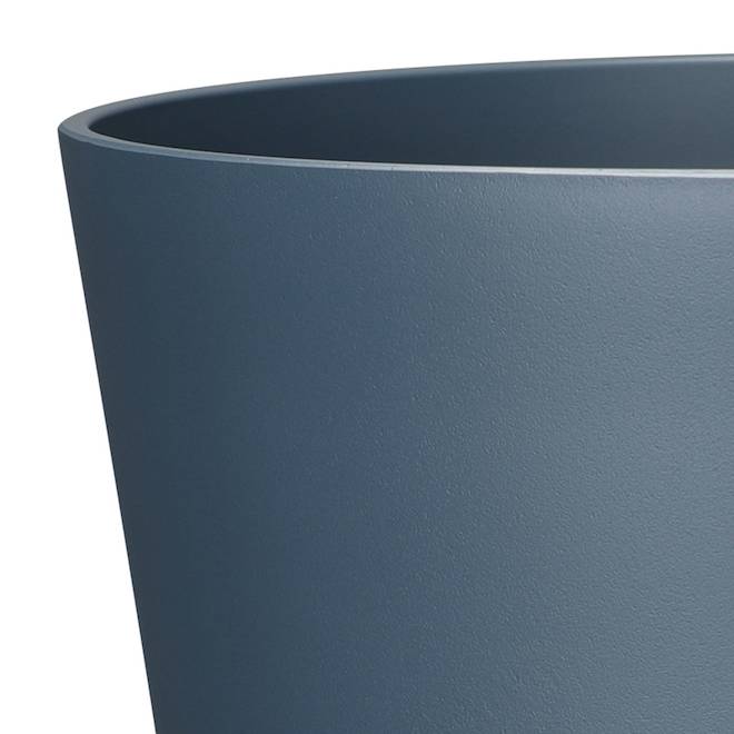 Bazik Calais 15.2-In Blue Resin Planter