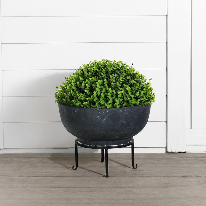 Bazik 13.3-inBlack Resin Indoor/Outdoor Flower Pot