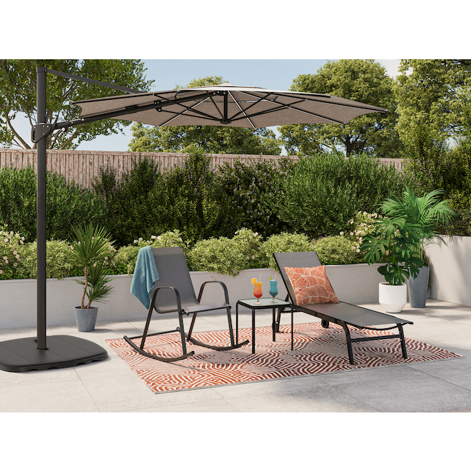 VALU+ Outdoor Rug in Waterproof Polypropylene 6 x 9-ft - White and Pink