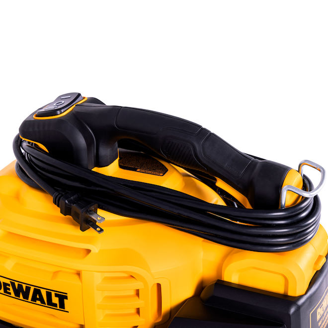 DEWALT 9-Gal Wet and Dry Vacuum with Accessories - 5-hp