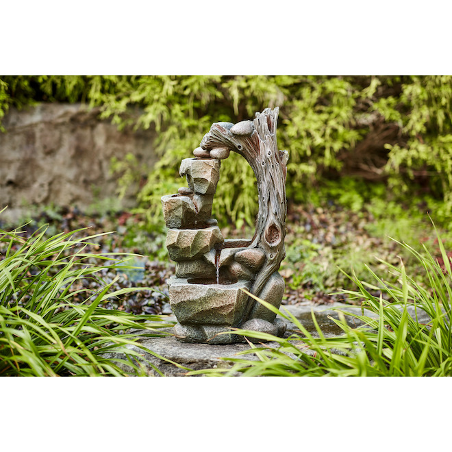 Fontaine illuminée Style Selections en forme de bois et pierres en résine 24 po h., gris