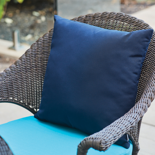 Coussin en tissu Sunbrella, acrylique et polyester, 20 po x 20 po, bleu marin