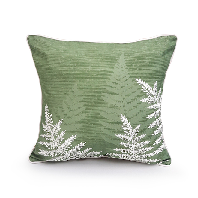 Allen Roth Outdoor Fern Pillow 18 in x 18 in Print MH0802813 RONA