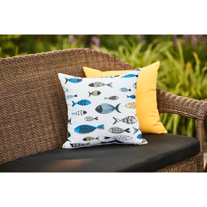 Style Selections 16-in x 16-in Outdoor White Polyester Throw Pillow - Fish Print