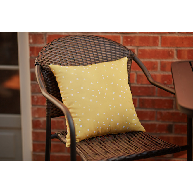 Style Selections 16-in x 16-in Yellow Floral and Polka-Dot Polyester Cushion