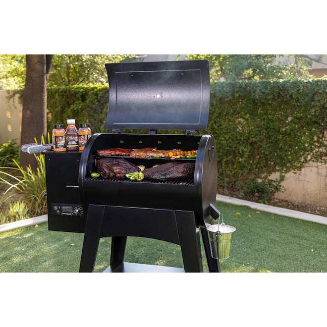 Pit Boss 700FB1 Pellet Grill and Smoker - 743-sq.in.