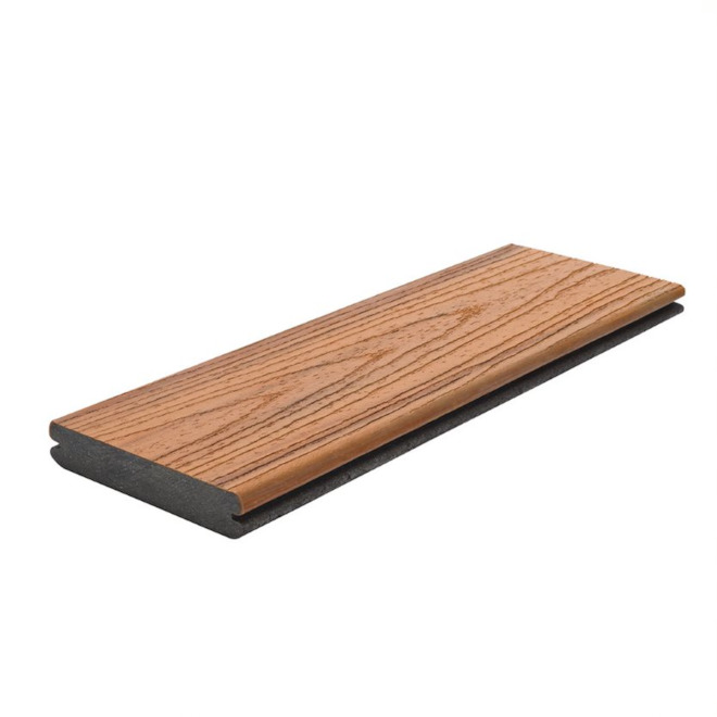 Planche de terrasse Transcend de Trex en composite avec bord rainuré, 0,94 po x 5,5 po x 12 pi, torche tiki