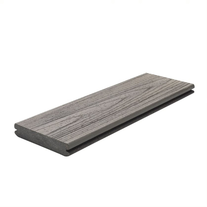 Planche pour terrasse Transcend de Trex à bord rainuré, 0,94 po x 5,5 po x 12 pi, brume des îles