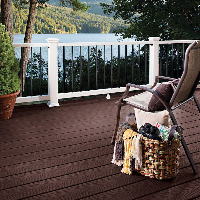 Planche de terrasse Trex Select, brun Woodland, 7/8 po x 6 po x 12 pi, bord rainuré