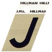 Lettre J Hillman coupée en angle en aluminium noir et or 1 1/2 po