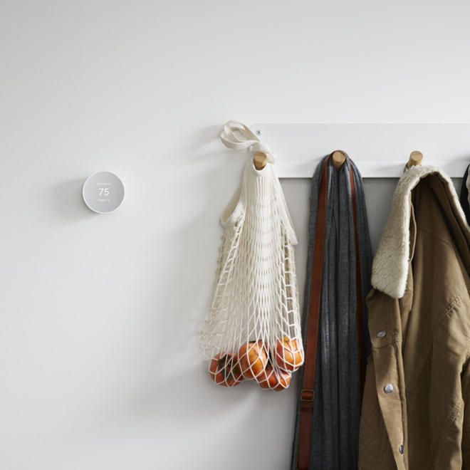 Thermostat Google Nest numérique blanc avec compatibilité Wi-Fi