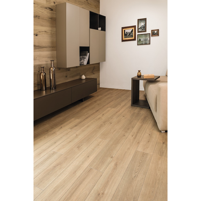 Quickstyle 7.6-in x 54.45-in x 12-mm Trend Oak Laminate Flooring - 17.24-ft²/Box