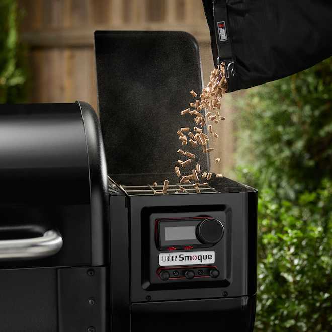 Weber Smoque(TM) Pellet Smoker 22-in with Wi-Fi and Bluetooth - Black Steel