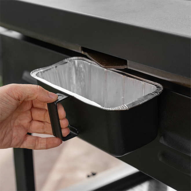 Blackstone Omnivore Griddle with 2 Burners 28-in with Cover and Spatulas - Black