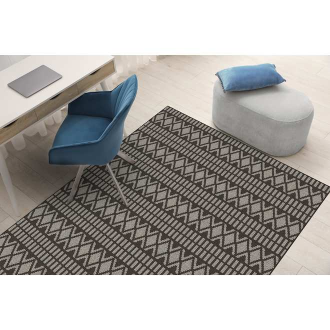 Roomio Aztec Indoor Polypropylene Rug of 48 x 72-in - Dark Elm