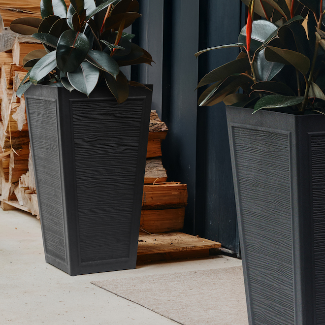 Multy Home Avondale Plaster Wood Planter 24-in / Black