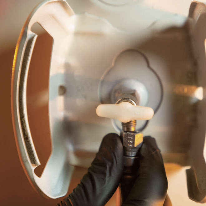 DAP Wall & Cavity Faom with Widespray Applicator - 10,5-lb