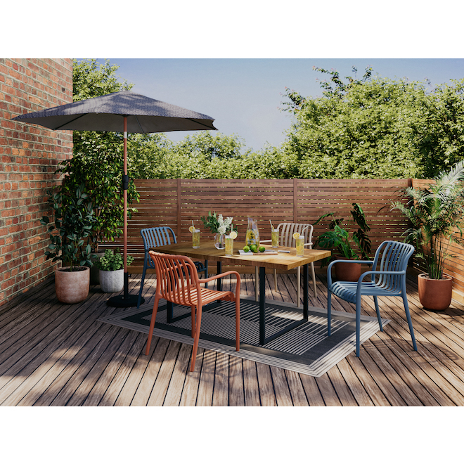 Landon & Co. Stackable Patio Chair in Polypropylen 23.2 x 31.8 x 21.5-in - Blue