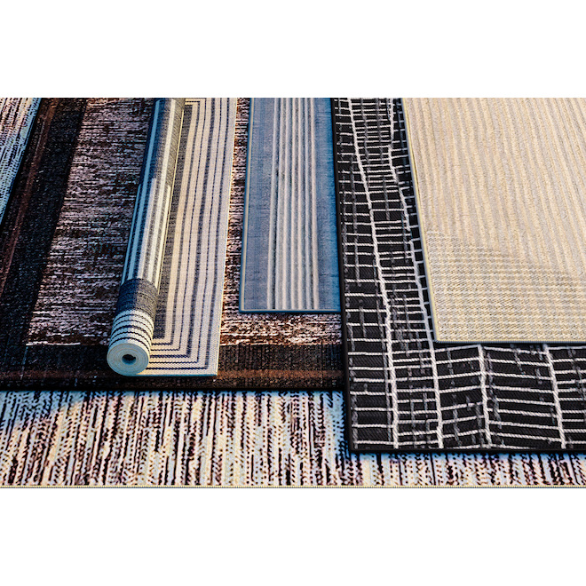 Landon & Co. Decorative Patio Rug in Black-Striped Polypropylene - 6 x 9-ft