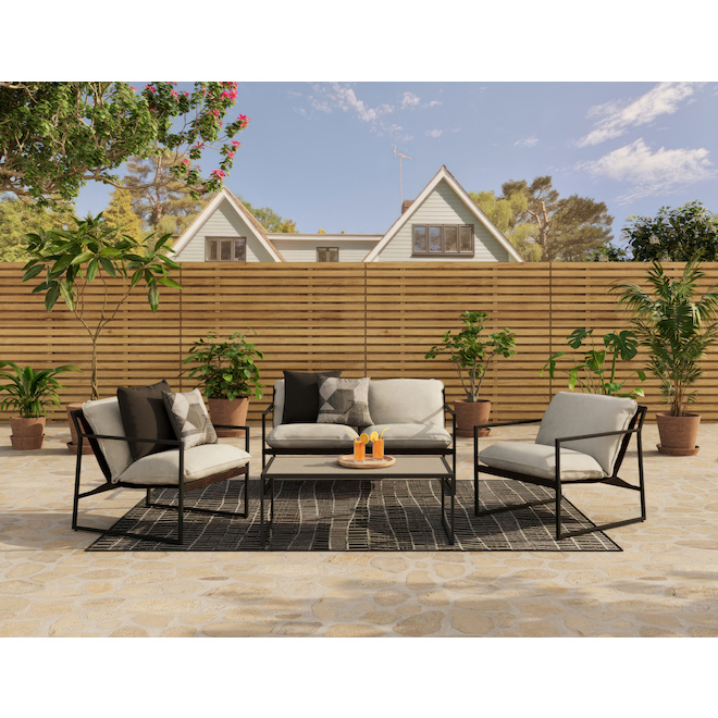 Landon & Co. Decorative Patio Rug in Black-Striped Polypropylene - 6 x 9-ft