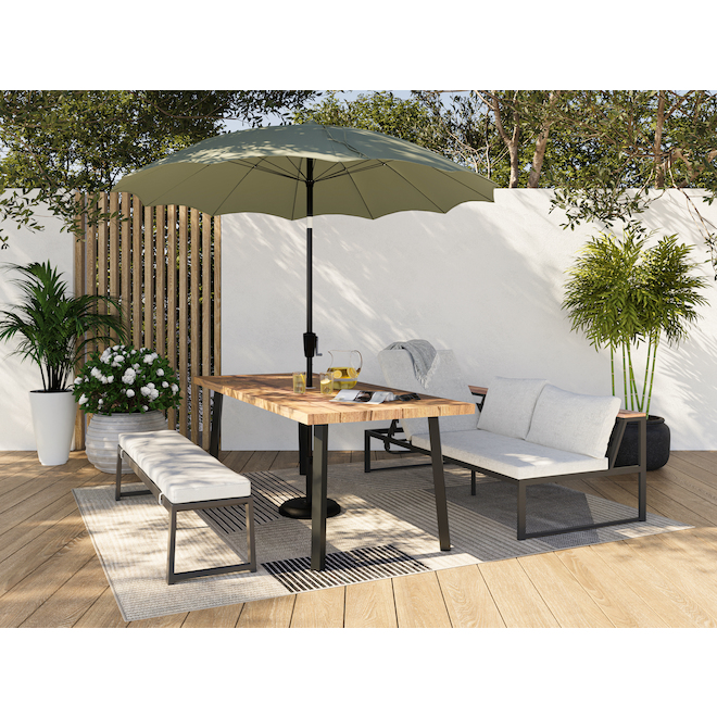 Landon & Co. Decorative Patio Rug in Flat Weave Grey and Beige Polypropylene - 8 x 10-ft