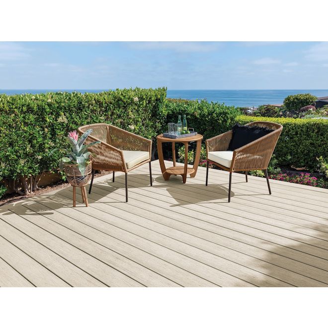 Planche de terrasse rainurée Reserve de TimberTech en bois composite châtaignier, 12 pi