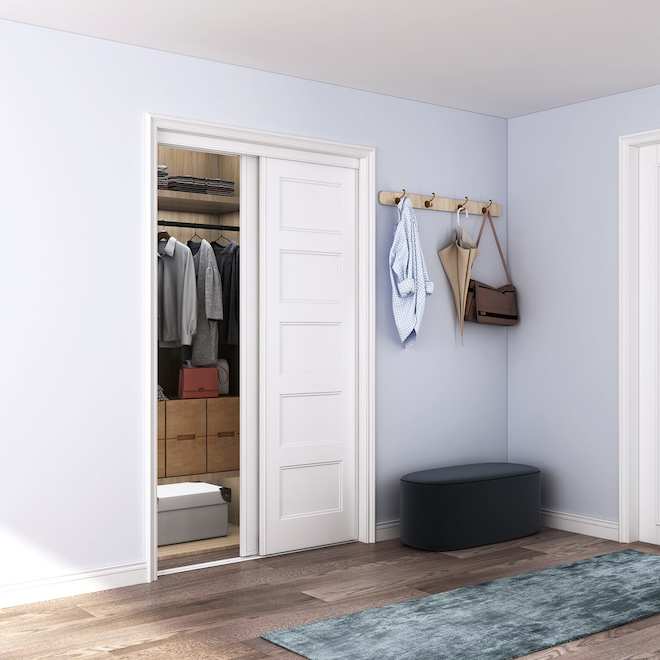 Porte coulissante blanche Landon & Co. 48 l. x 80,5 po h. avec 5 panneaux