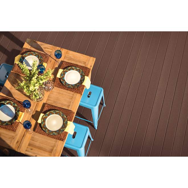 Planche de terrasse rainurée Prime de TimberTech composite Dark Teak, 16 pi