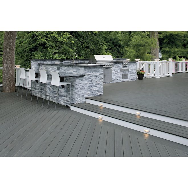 Planche de terrasse en composite rainurée Prime+ de Timbertech, Sea Salt Gray, 20 pi