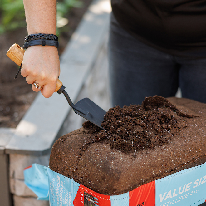 PRO-MIX Premium Organic Vegetable and Herb Mix - 112-L