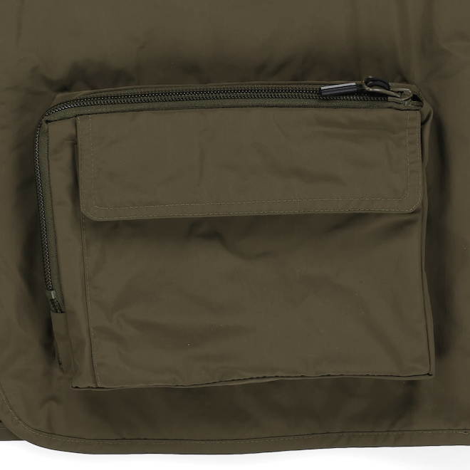 Veste sans manches utilitaire Tilley Tuff pour homme en polyester olive avec 6 poches, moyen