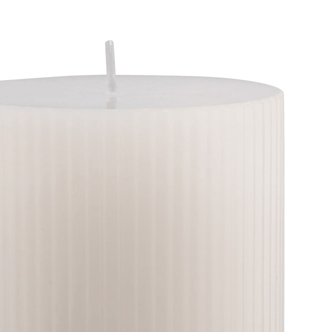 Bouclair 8 x 15 cm White Ribbed Candle