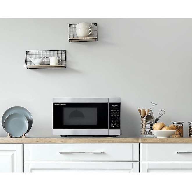 SHARP Carousel Compact Countertop Microwave 18.6-in 0.9-cu.ft. - Stainless Steel