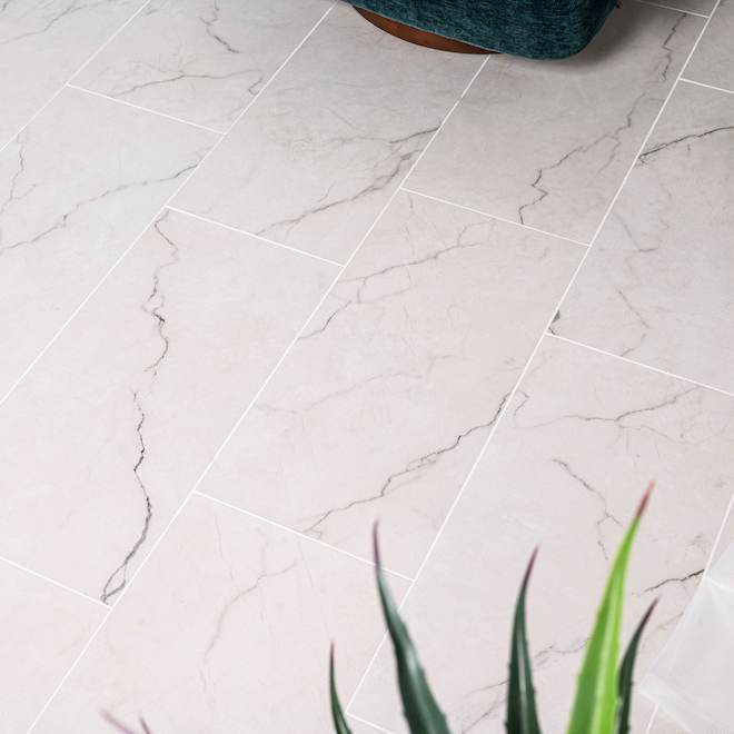 Carreaux de porcelaine polies Calacatta Venitian Aritz Surfaces 24 x 48 po, boîte de 2