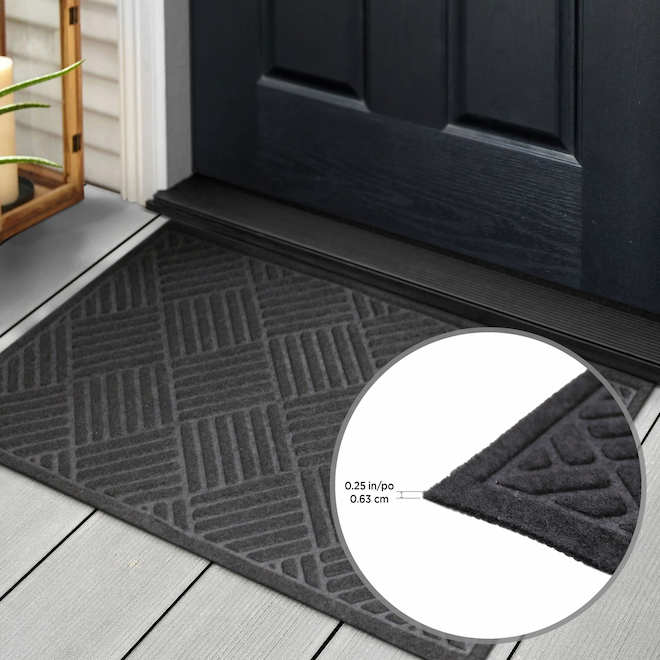 Multy Home Entry Doormat in Textured Polyester 18 x 30-in - Black