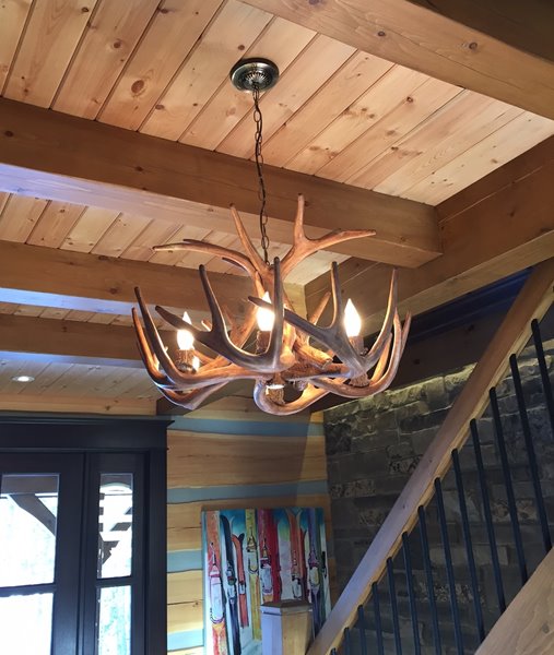 Chandelier en faux bois Whitetail, 6 lumières, brun