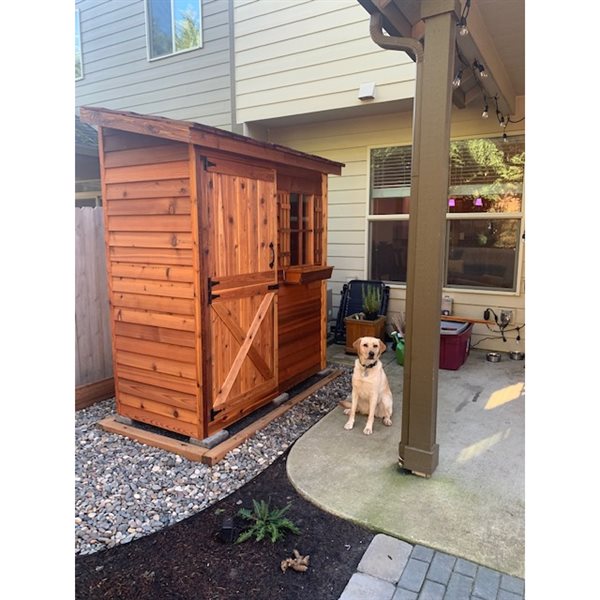 Remise de jardin Bayside cèdre rouge porte et 1 fenêtre 6 pi x 3 pi