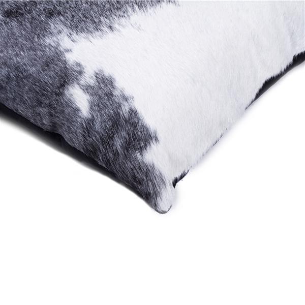 Natural by Lifestyle Brands 18-in Gray and White Kobe Cowhide Pillow (2 Pack)