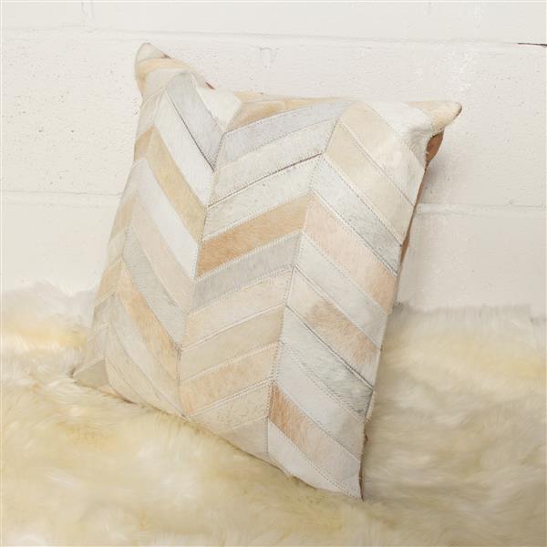 Natural by Lifestyle Brands 18-in Natural Torino Cowhide Pillow (2 Pack)