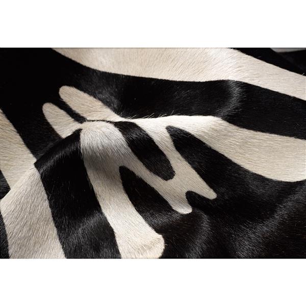 Natural by Lifestyle Brands 6-ft x 7-ft Zebra/Off-White Togo Cowhide Rug