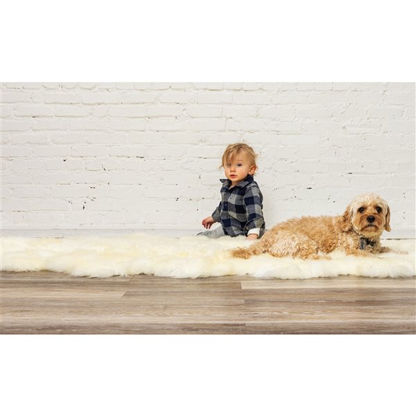 Tapis Six en peau de mouton ,5 pix 6 pi, naturel