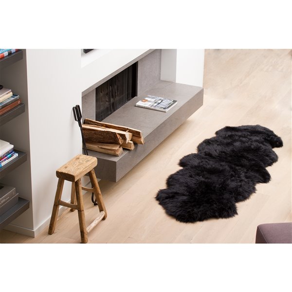 Natural by Lifestyle Brands 2-ft x 6-ft Black New Zealand Double Sheepskin Rug