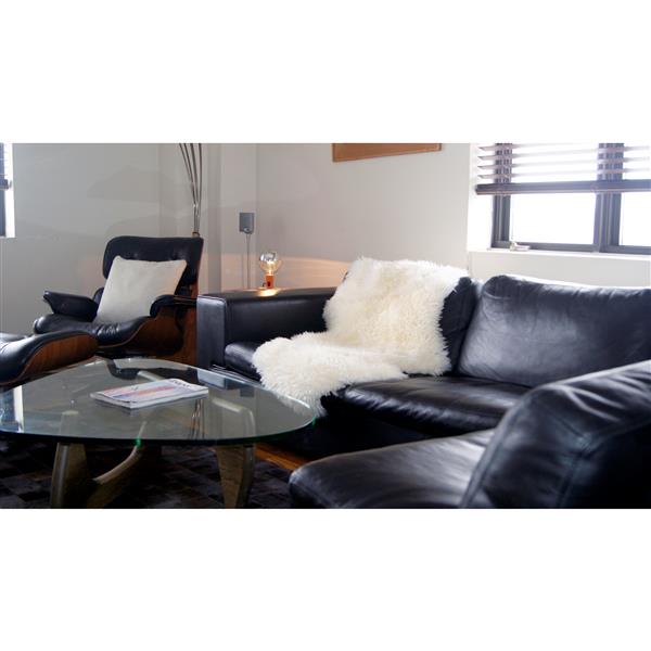 Natural by Lifestyle Brands 2-ft x 6-ft Natural New Zealand Curly Double Sheepskin Rug