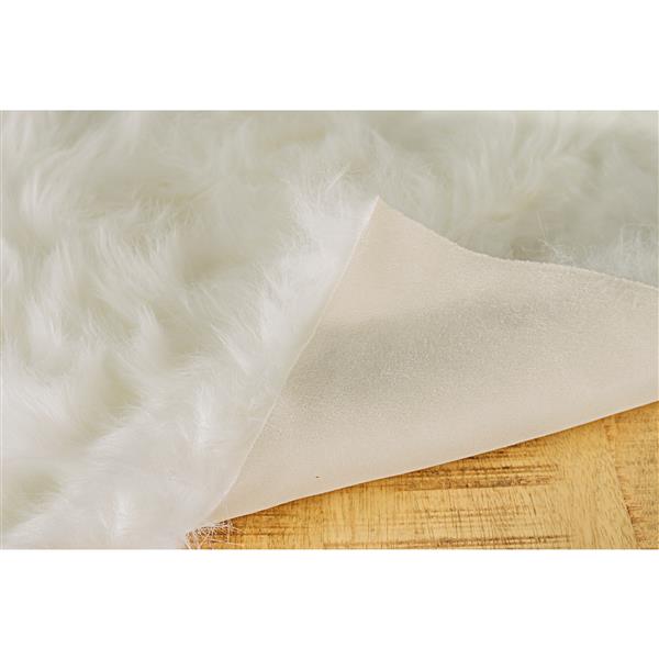 Luxe Hudson Faux Sheepskin 3-ft x 5-ft Cream Indoor Area Rug