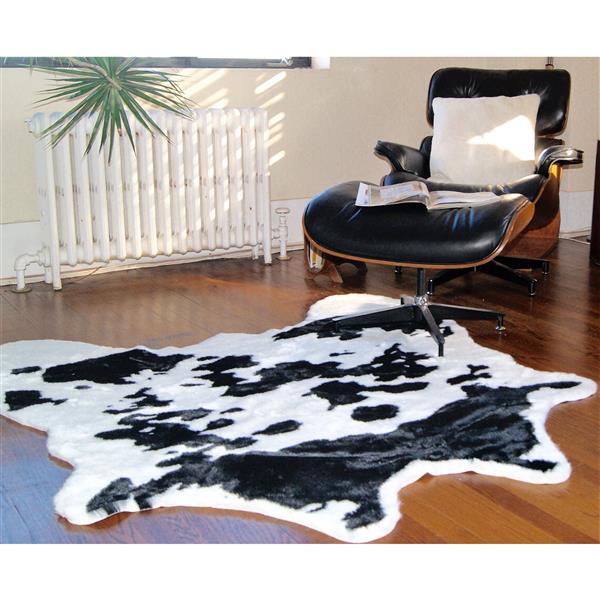LUXE Faux Hide 4-ft x 5-ft Black & White Cow Indoor Area Rug
